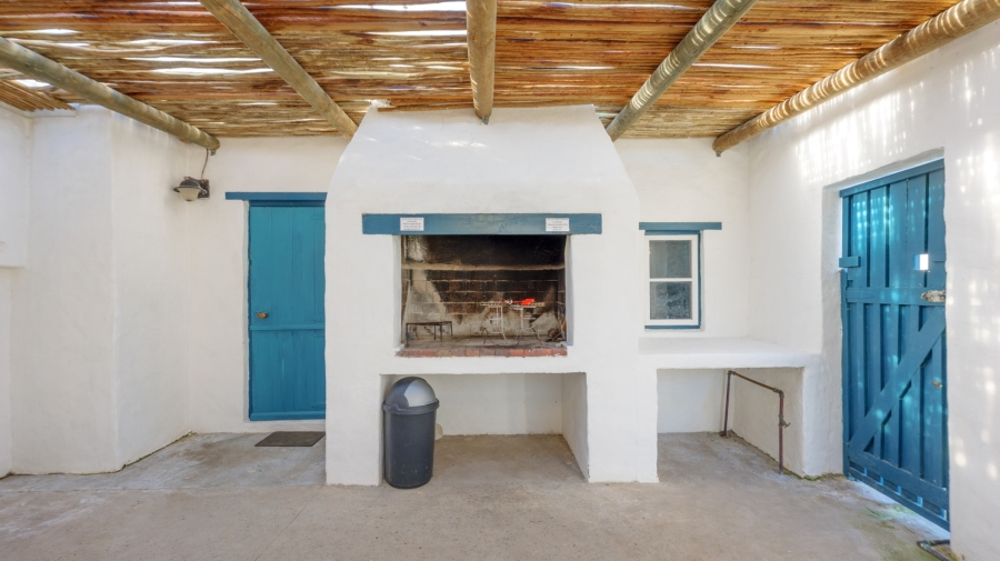 6 Bedroom Property for Sale in Struisbaai Western Cape